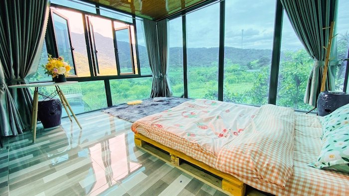 Ba Vì Megaview homestay với view phòng ngủ gần gũi thiên nhiên