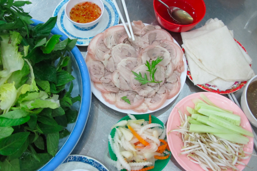 Các món ăn tại Đà Nẵng luôn mang đến hương vị thơm ngon đặc trưng